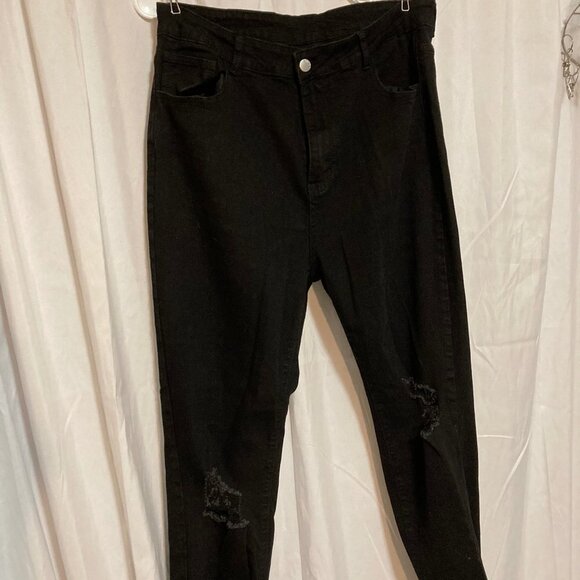 NWOT Shein Curve 2X Distressed Jeans - Picture 1 of 6